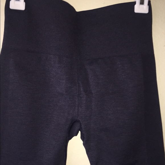 LULULEMON navy blue CAPRI leggings (m)6 - Picture 7 of 13
